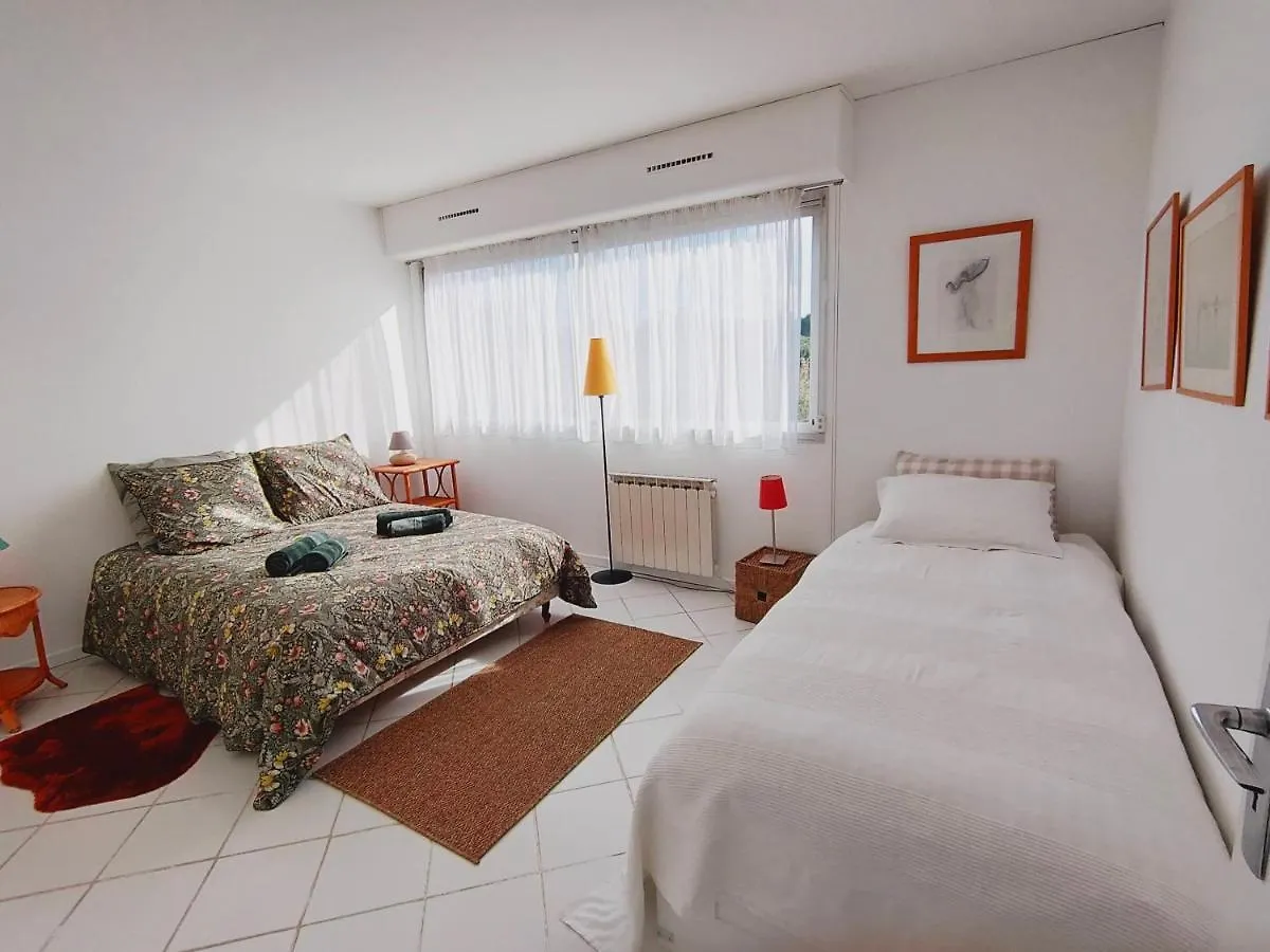 Exceptionnel T2 A Quelques Pas De La Mer Et Du Port D'Hyeres Lesclesdenicole Apartment France